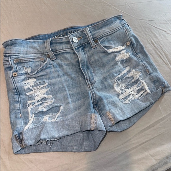 American Eagle Ripped Jean Shorts Size 4 - Picture 1 of 3